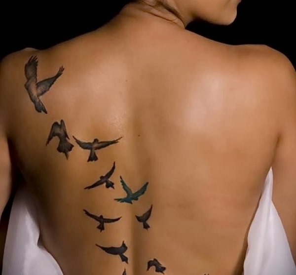 Croquis de tatouages ​​pour filles. Petit, géométrique, beau.Loup, renard, fleurs, hiboux, hiéroglyphes